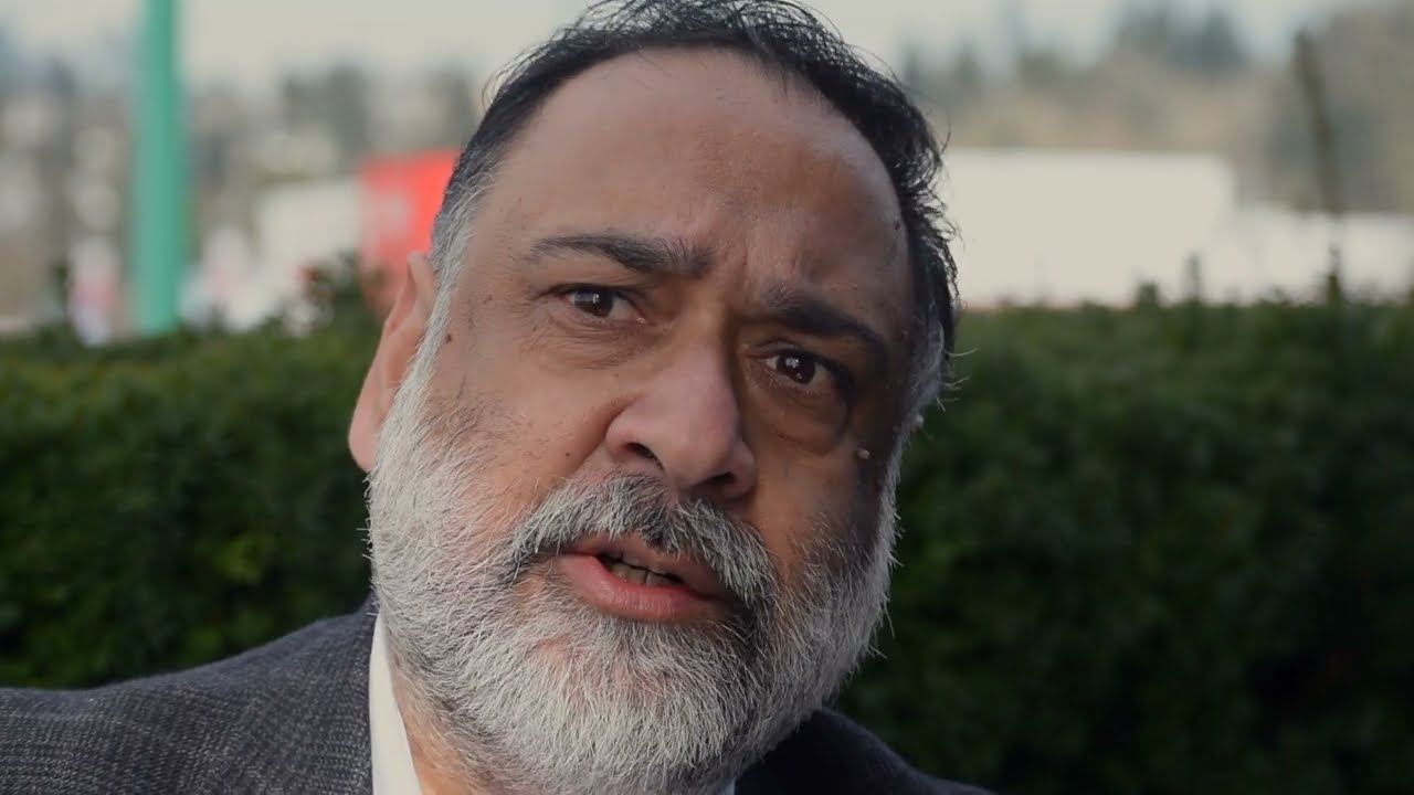Navin Taazi cockroach